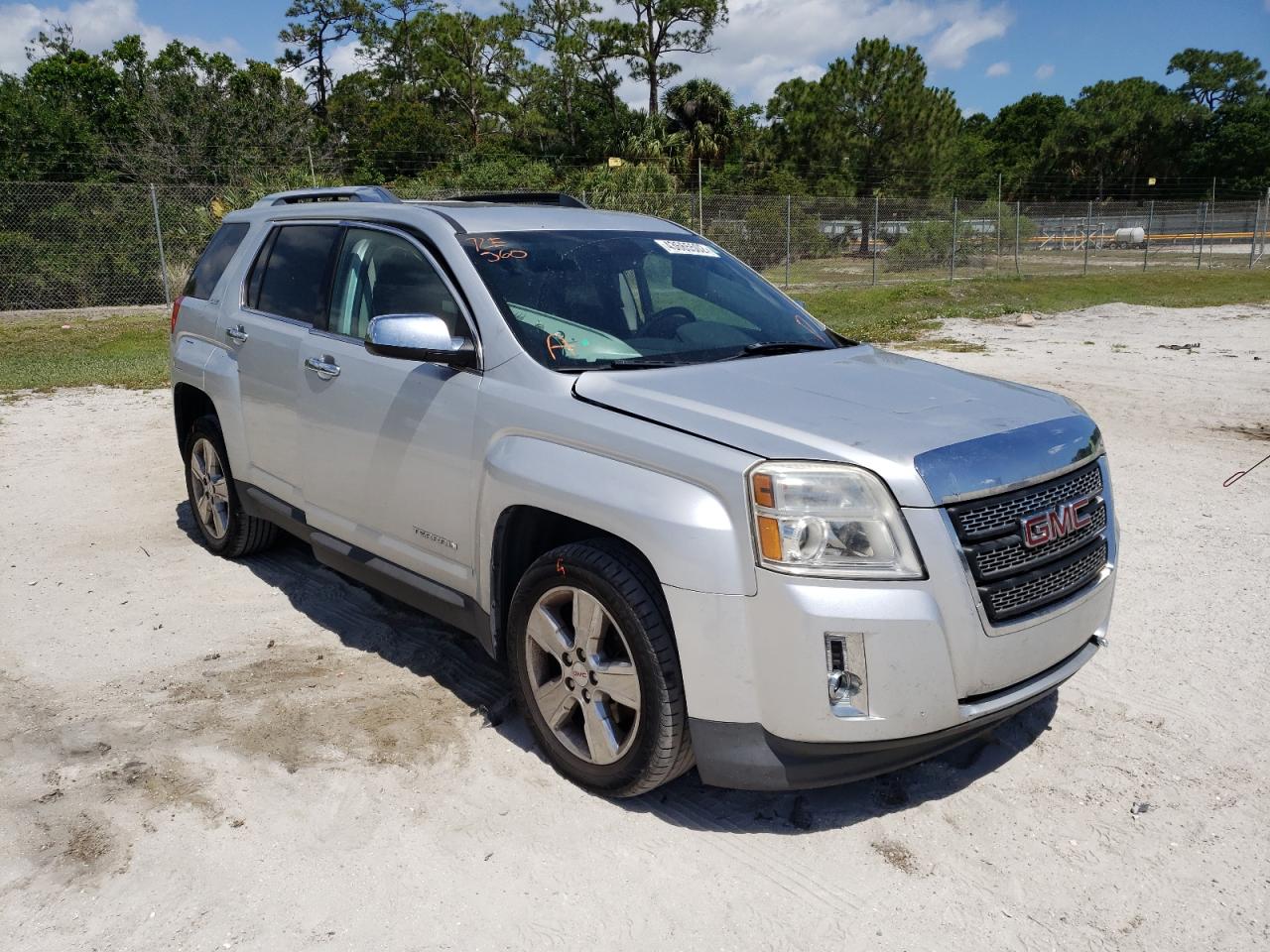GMC TERRAIN SL 2015 with VIN 2GKFLTE38F6111115 - Photo from auction