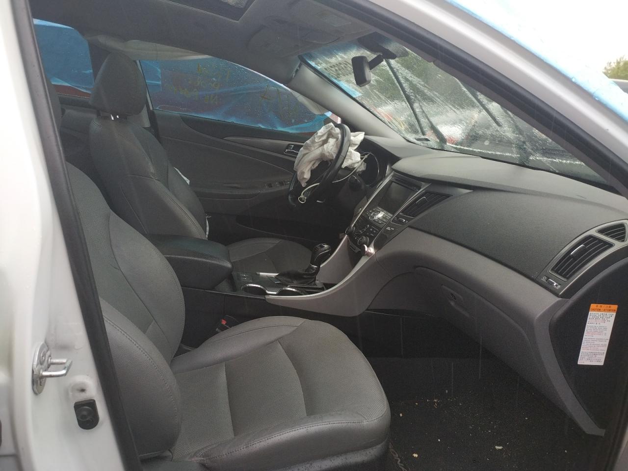 Photo 5 from auction – 2014 HYUNDAI SONATA HYB with VIN KMHEC4A41EA105567