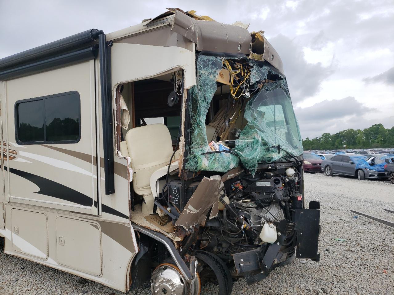 Photo 9 from auction – 2015 FORD F53 with VIN 1F65F5DY0F0A06992