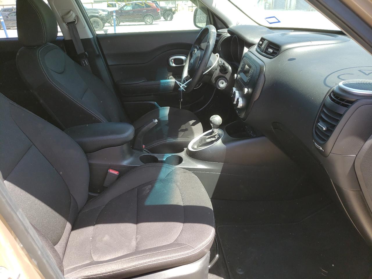 Photo 5 from auction – 2016 KIA SOUL with VIN KNDJN2A25G7306727
