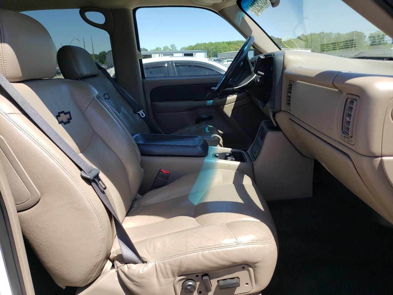 Photo 5 from auction – 2002 CHEVROLET AVALANCHE with VIN 3GNEC13TX2G352923