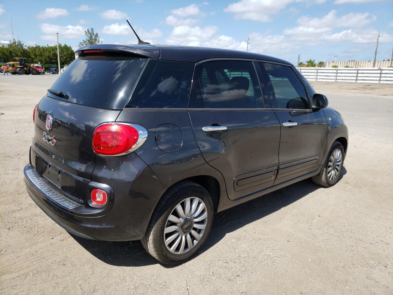Photo 4 from auction – 2014 FIAT 500L EASY with VIN ZFBCFABH6EZ026211
