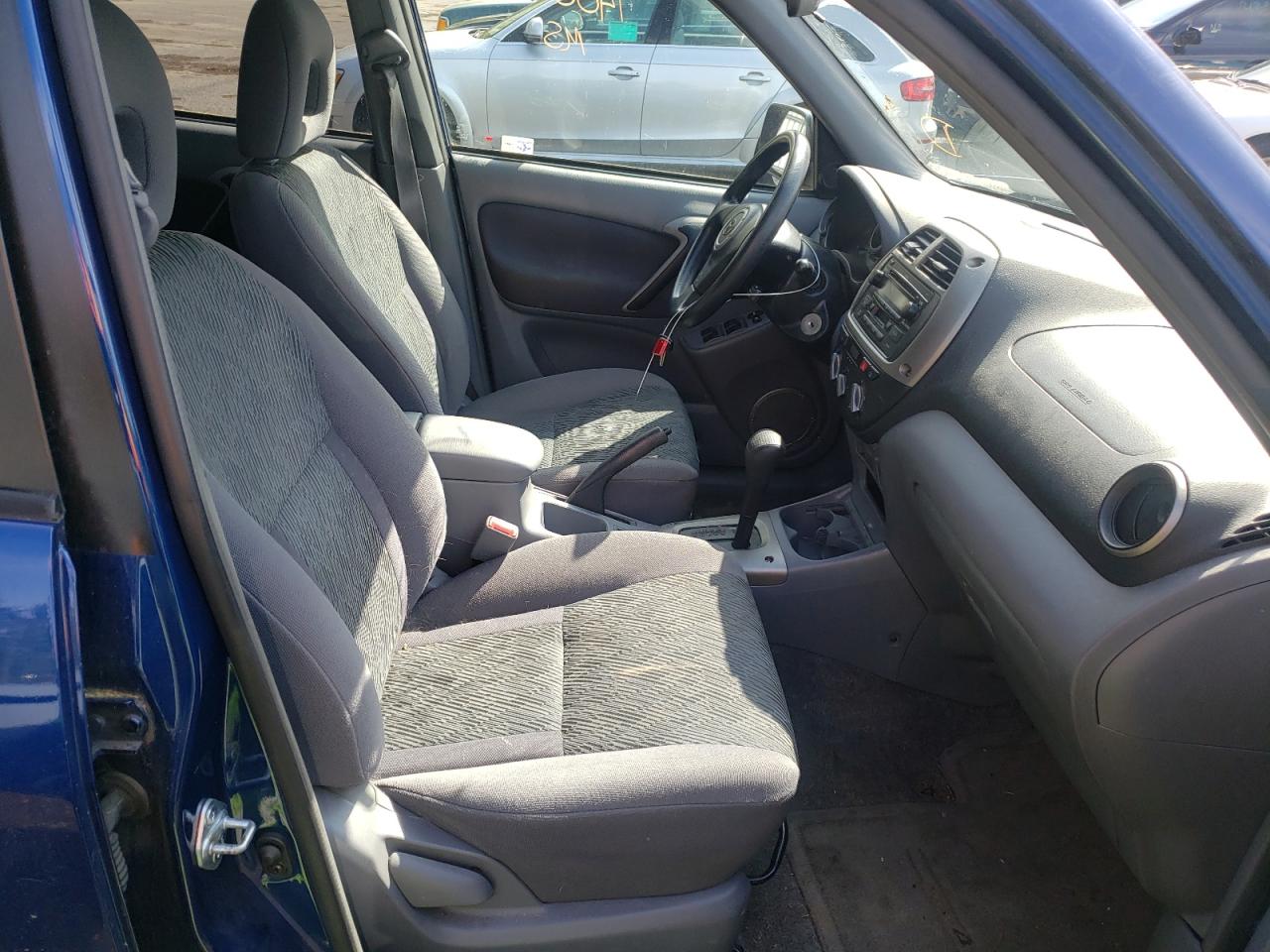 Photo 5 from auction – 2003 TOYOTA RAV4 with VIN JTEHH20V130261429
