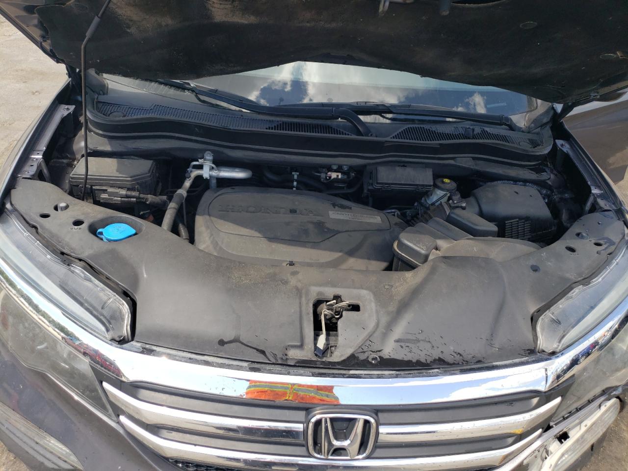 Photo 7 from auction – 2016 HONDA PILOT EXL with VIN 5FNYF5H53GB041877