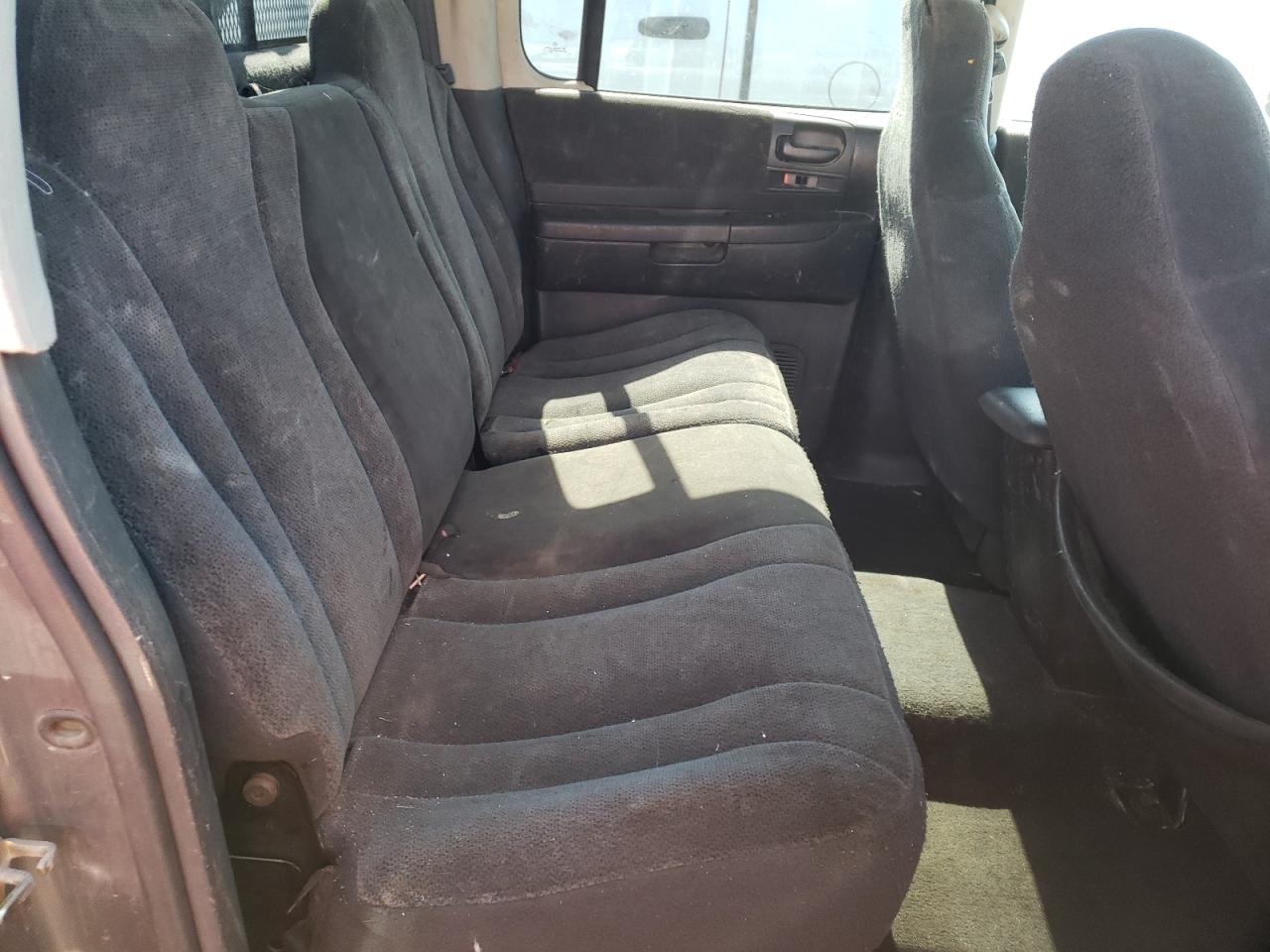 Photo 6 from auction – 2004 DODGE DAKOTA QUA with VIN 1D7HL48N64S585779