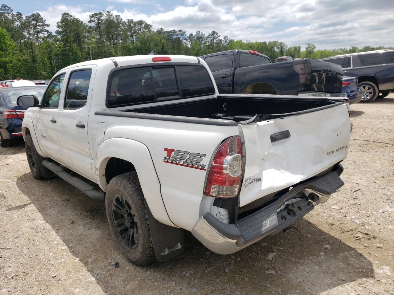Photo 3 from auction – 2015 TOYOTA TACOMA DOU with VIN 5TFLU4EN8FX141833