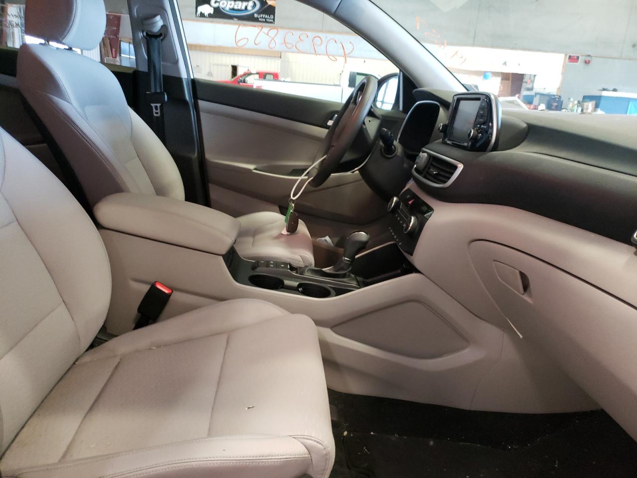Photo 9 from auction – 2019 HYUNDAI TUCSON LIM with VIN KM8J3CA48KU070674