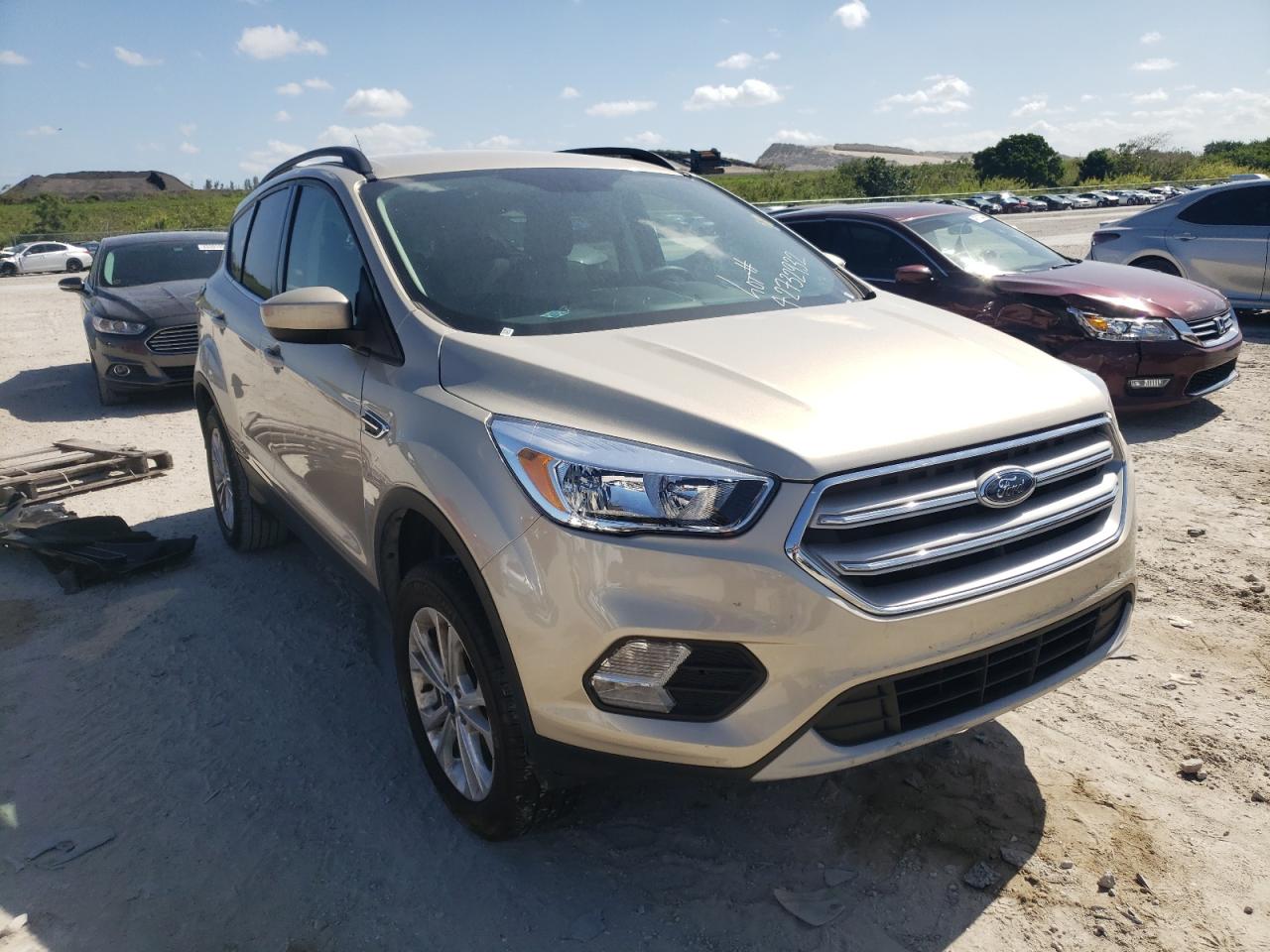 Photo 1 from auction – 2018 FORD ESCAPE SE with VIN 1FMCU0GD7JUD42738