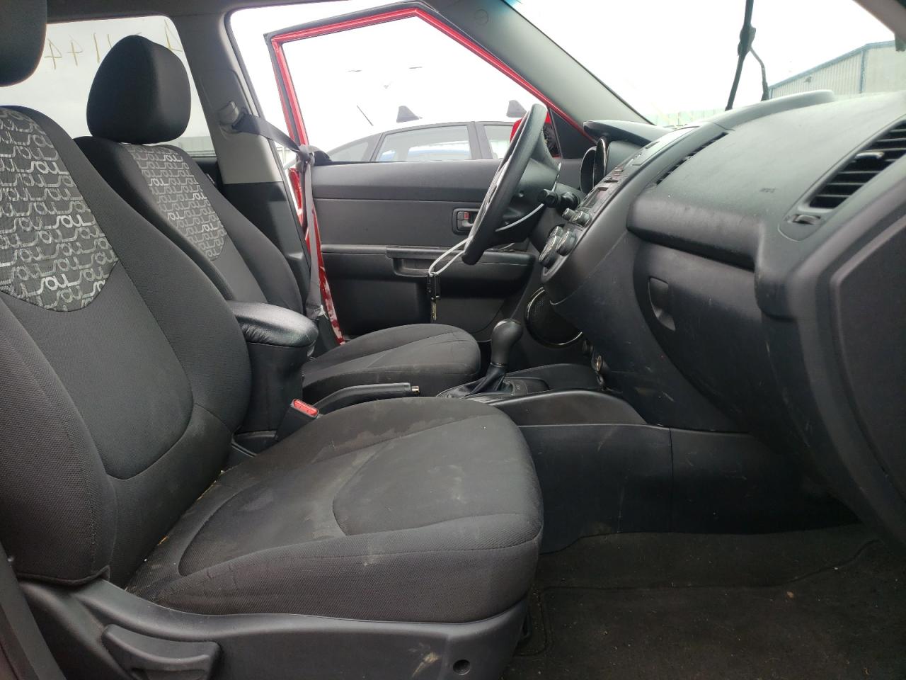 Photo 5 from auction – 2011 KIA SOUL + with VIN KNDJT2A24B7221831