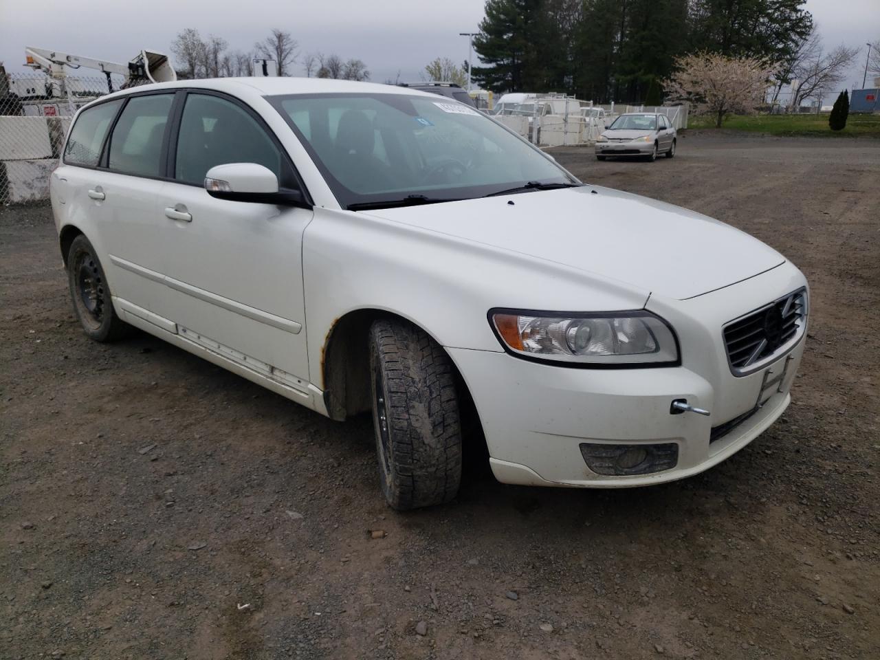 VOLVO V50 T5 2011 with VIN YV1672MW8B2617857 - Photo from auction