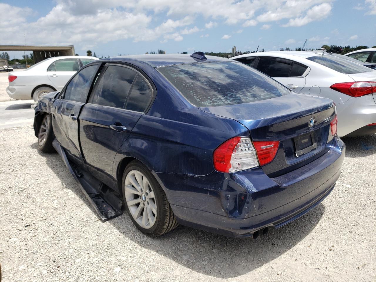 Photo 3 from auction – 2011 BMW 328 I with VIN WBAPH7C53BE460098