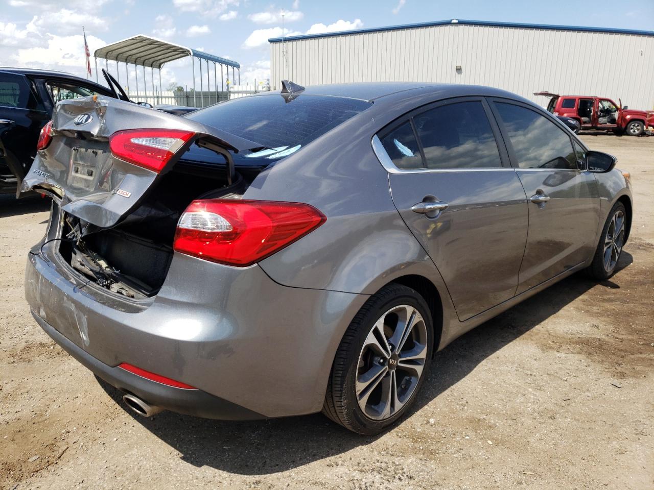 Photo 4 from auction – 2016 KIA FORTE EX with VIN KNAFZ4A8XG5491702