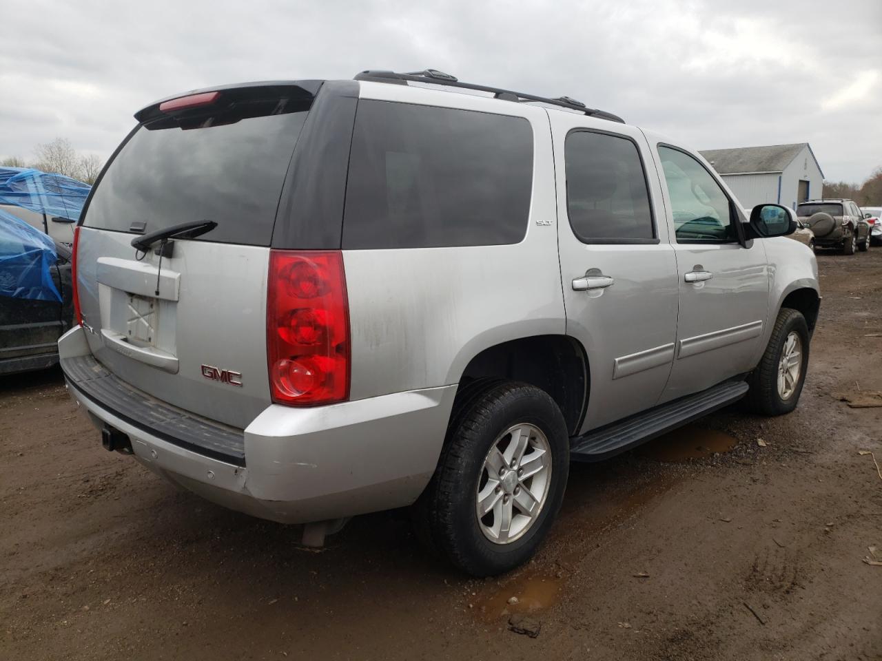 Photo 4 from auction – 2011 GMC YUKON SLT with VIN 1GKS2CE07BR336017
