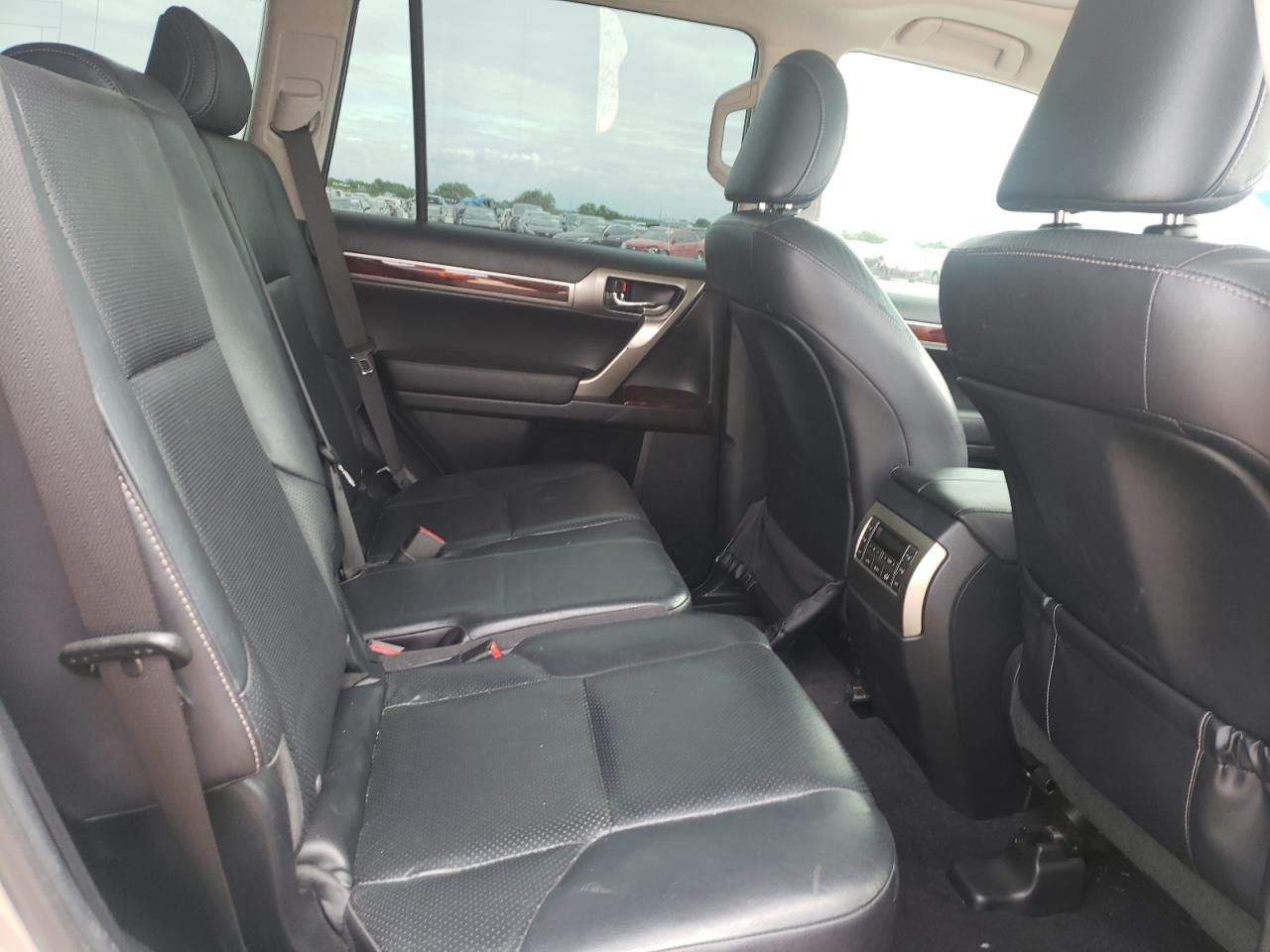 Photo 6 from auction – 2011 LEXUS GX 460 with VIN JTJBM7FX2B5020229