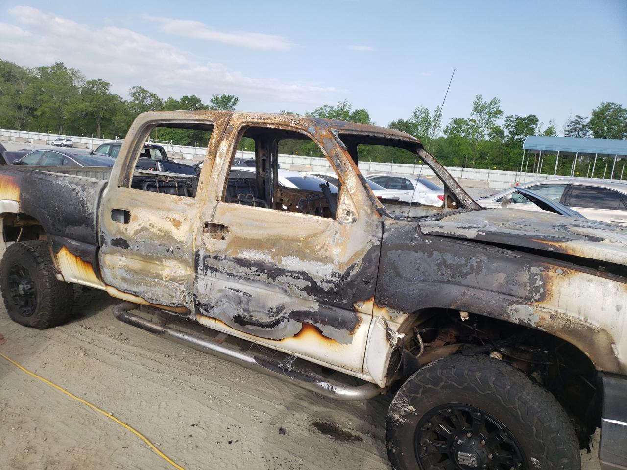 Photo 9 from auction – 2004 CHEVROLET SILVERADO with VIN 1GCHK23U84F247681