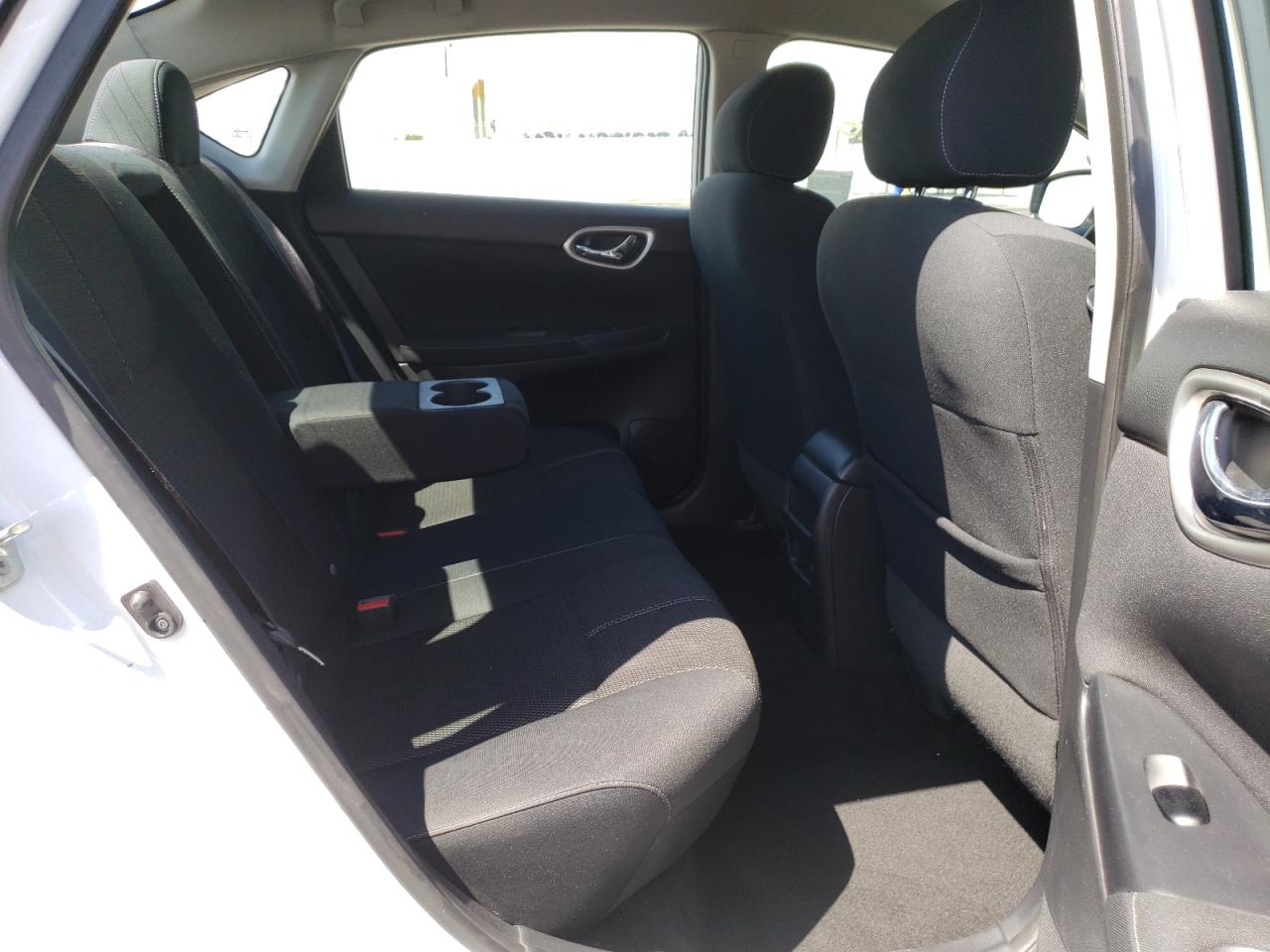Photo 6 from auction – 2015 NISSAN SENTRA S with VIN 3N1AB7AP2FY238727