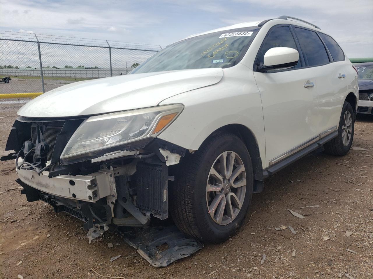 Фото 2 с аукциона – 2015 NISSAN PATHFINDER с VIN 5N1AR2MN3FC649404