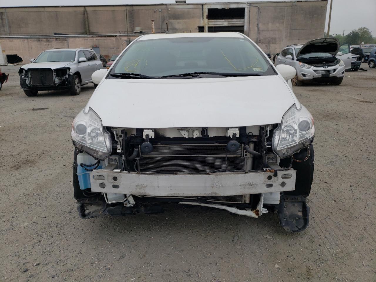 Photo 9 from auction – 2013 TOYOTA PRIUS with VIN JTDKN3DU6D5599987