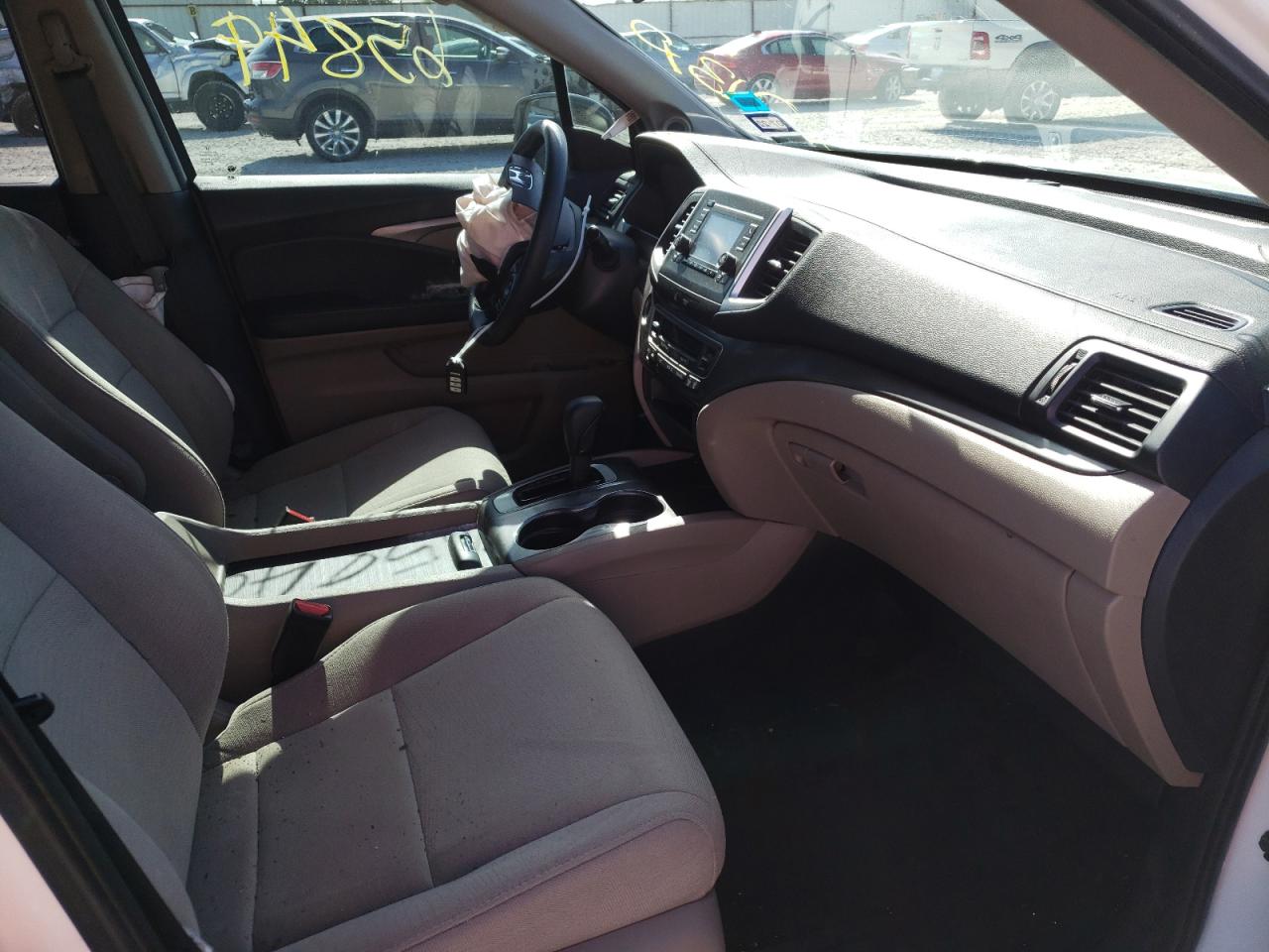 Photo 5 from auction – 2018 HONDA PILOT LX with VIN 5FNYF5H16JB010790