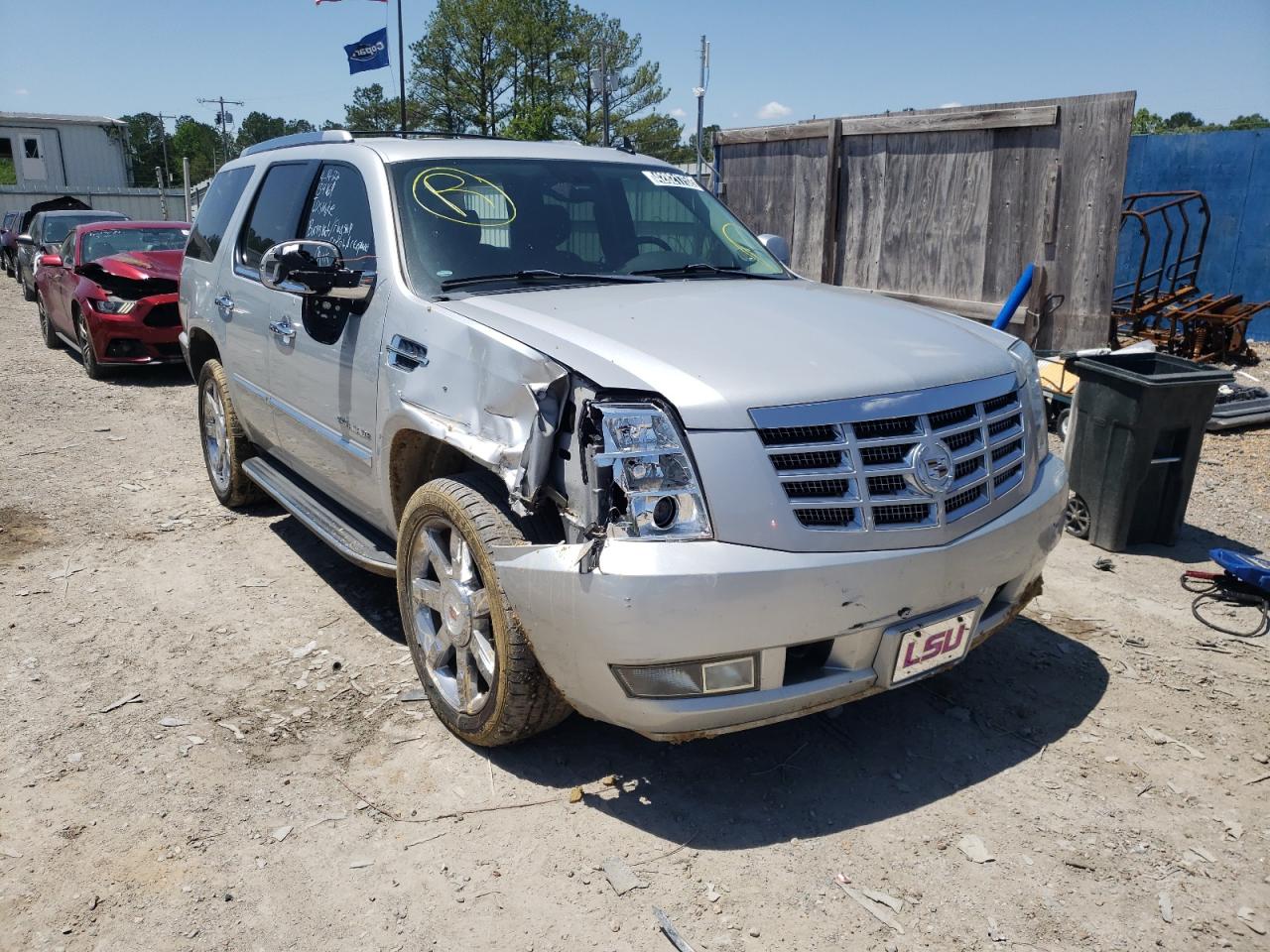 CADILLAC ESCALADE L 2011 with VIN 1GYS3BEF7BR139169 - Photo from auction