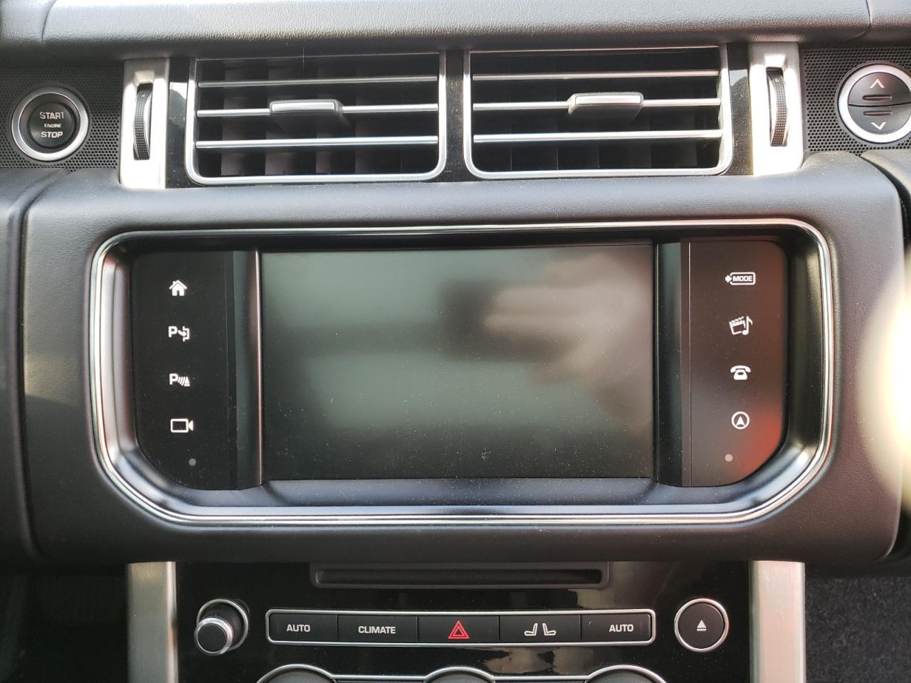 Photo 9 from auction – 2016 LAND ROVER RANGE ROVE with VIN SALGS2KF7GA252735