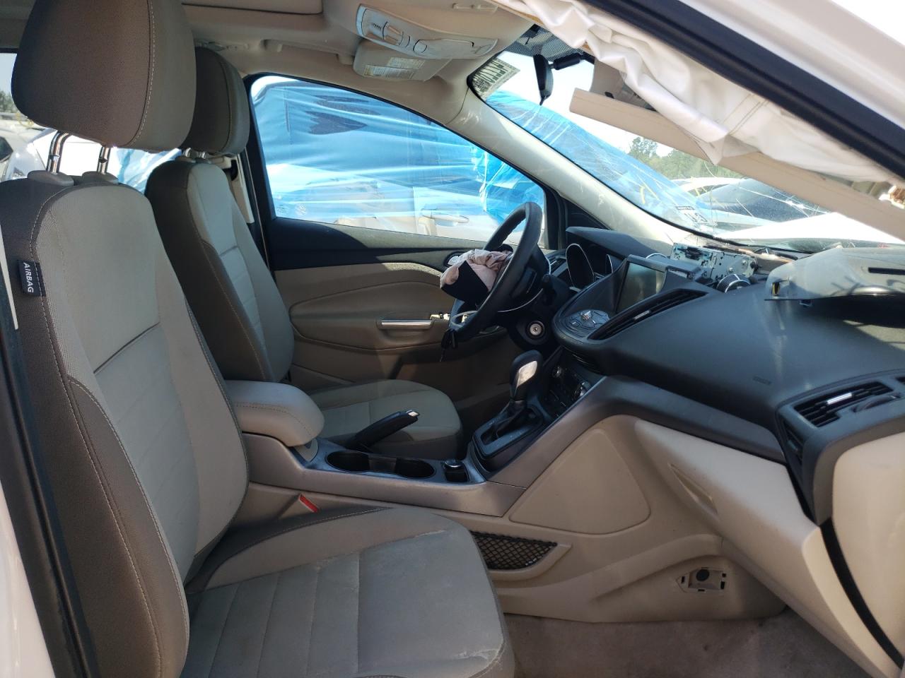 Photo 5 from auction – 2014 FORD ESCAPE SE with VIN 1FMCU9GX9EUE05102