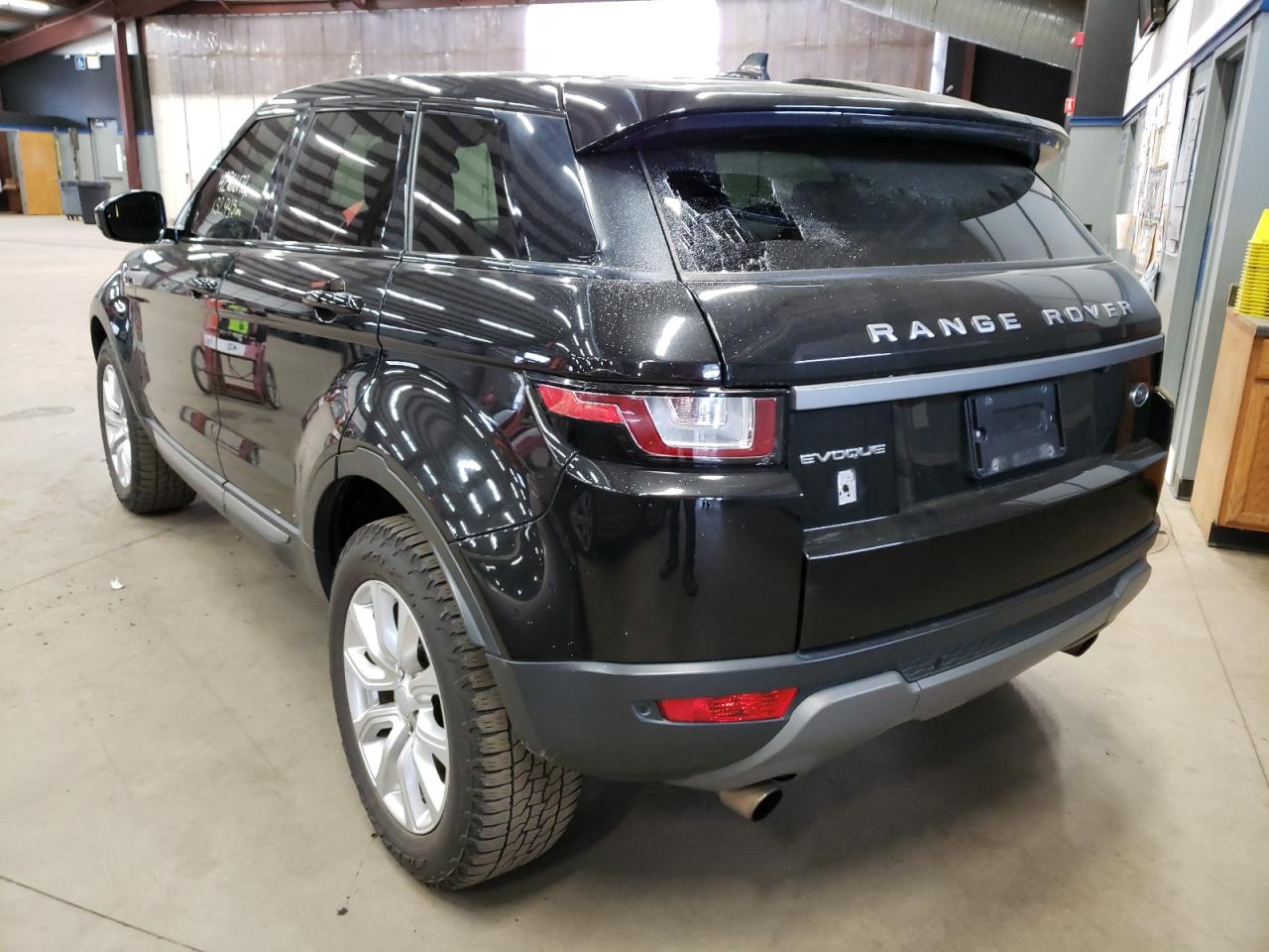 Photo 3 from auction – 2016 LAND ROVER RANGE ROVE with VIN SALVP2BG7GH136931