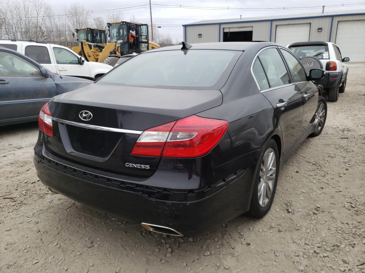 Photo 4 from auction – 2012 HYUNDAI GENESIS 3. with VIN KMHGC4DD1CU184397