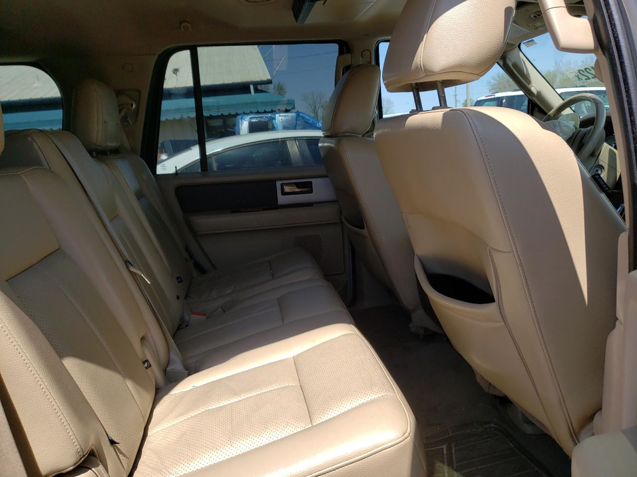 Photo 6 from auction – 2010 FORD EXPEDITION with VIN 1FMJU1J57AEA76470