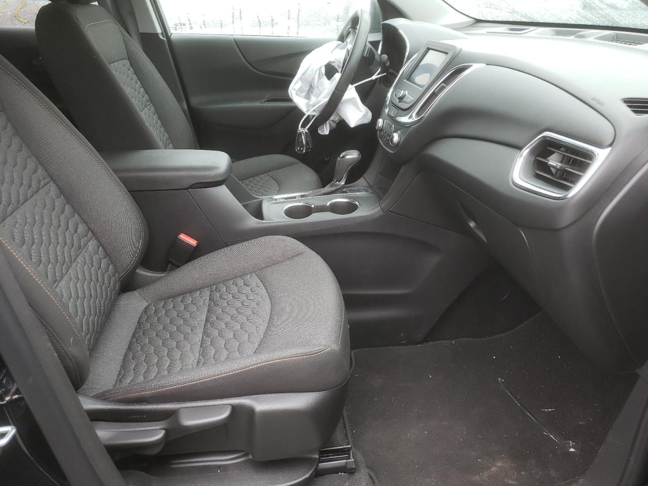 Photo 5 from auction – 2020 CHEVROLET EQUINOX LT with VIN 3GNAXVEX2LS737403