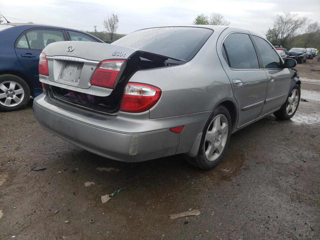 Photo 4 from auction – 2000 INFINITI I30 with VIN JNKCA31AXYT116009