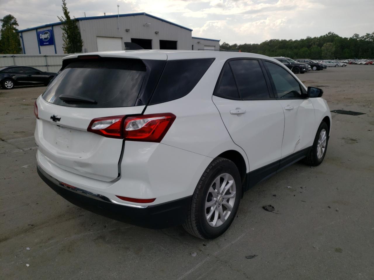 Photo 4 from auction – 2018 CHEVROLET EQUINOX LS with VIN 3GNAXHEV8JS570963