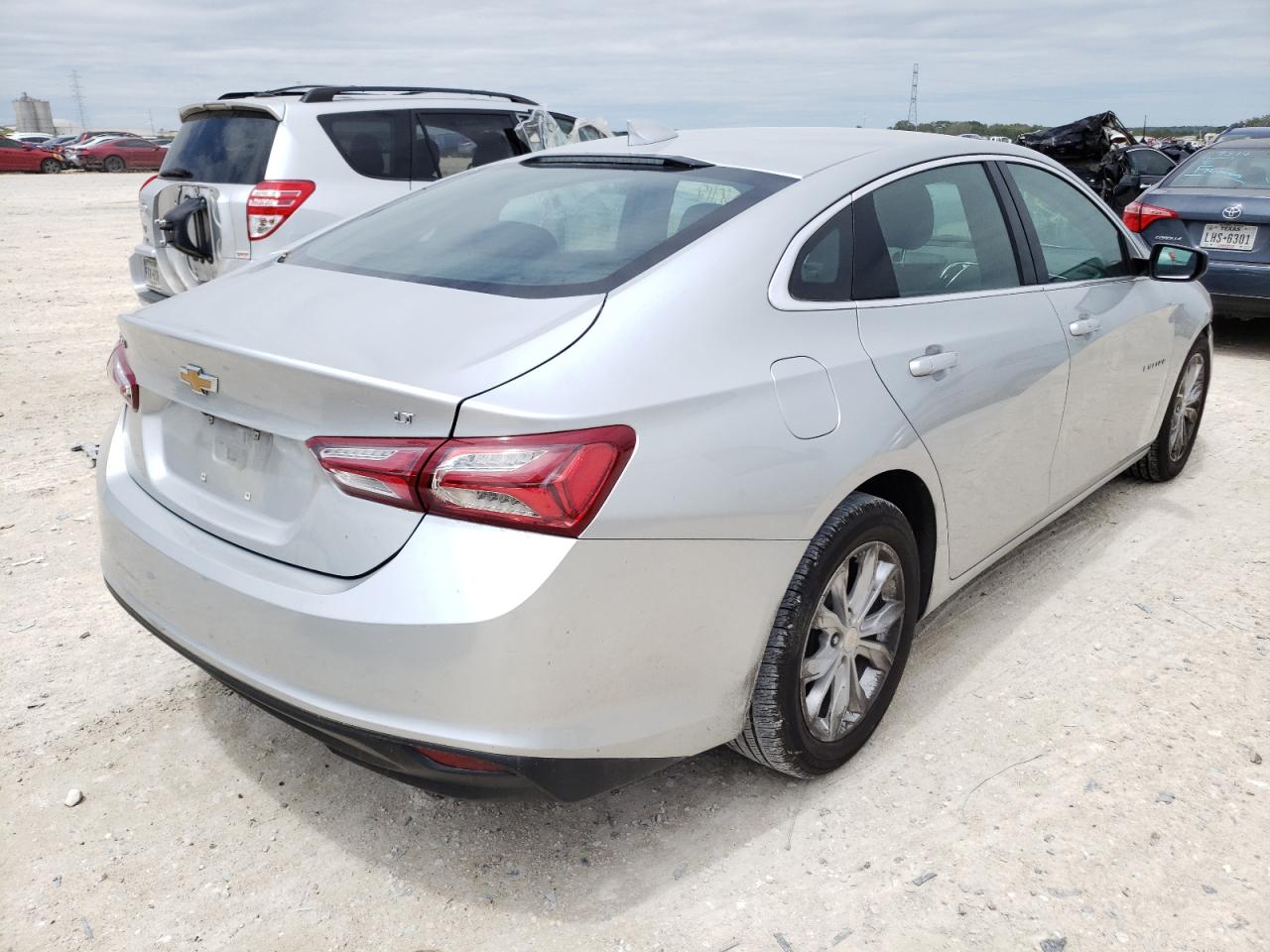 Photo 4 from auction – 2020 CHEVROLET MALIBU LT with VIN 1G1ZD5ST6LF094069