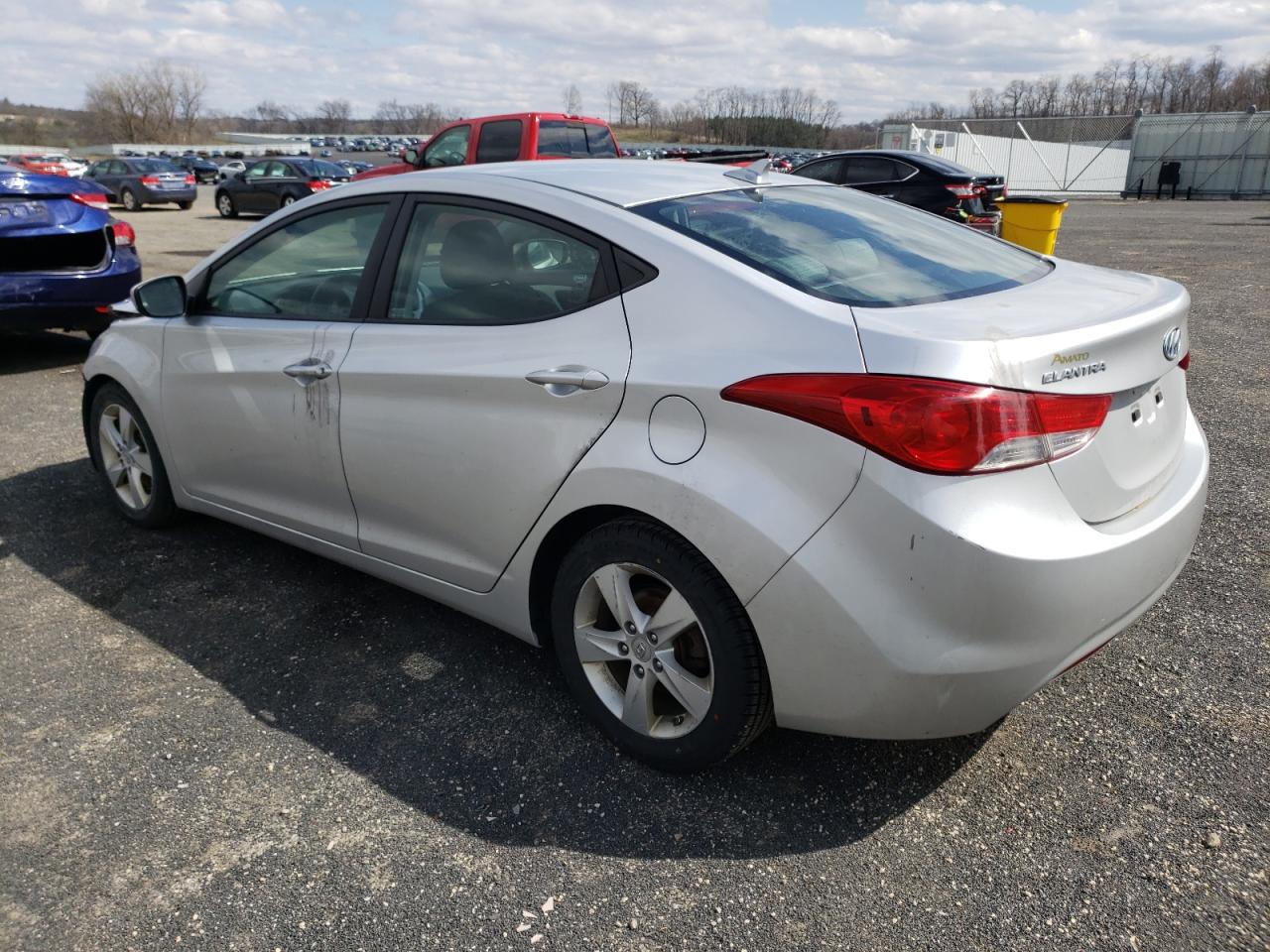Photo 3 from auction – 2011 HYUNDAI ELANTRA GL with VIN KMHDH4AE7BU173064