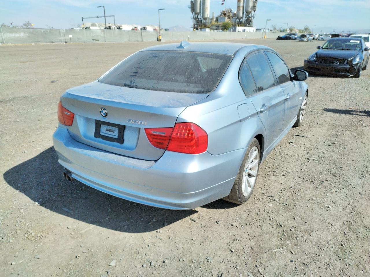 Photo 4 from auction – 2011 BMW 328 I SULE with VIN WBAPH5G53BNM77191