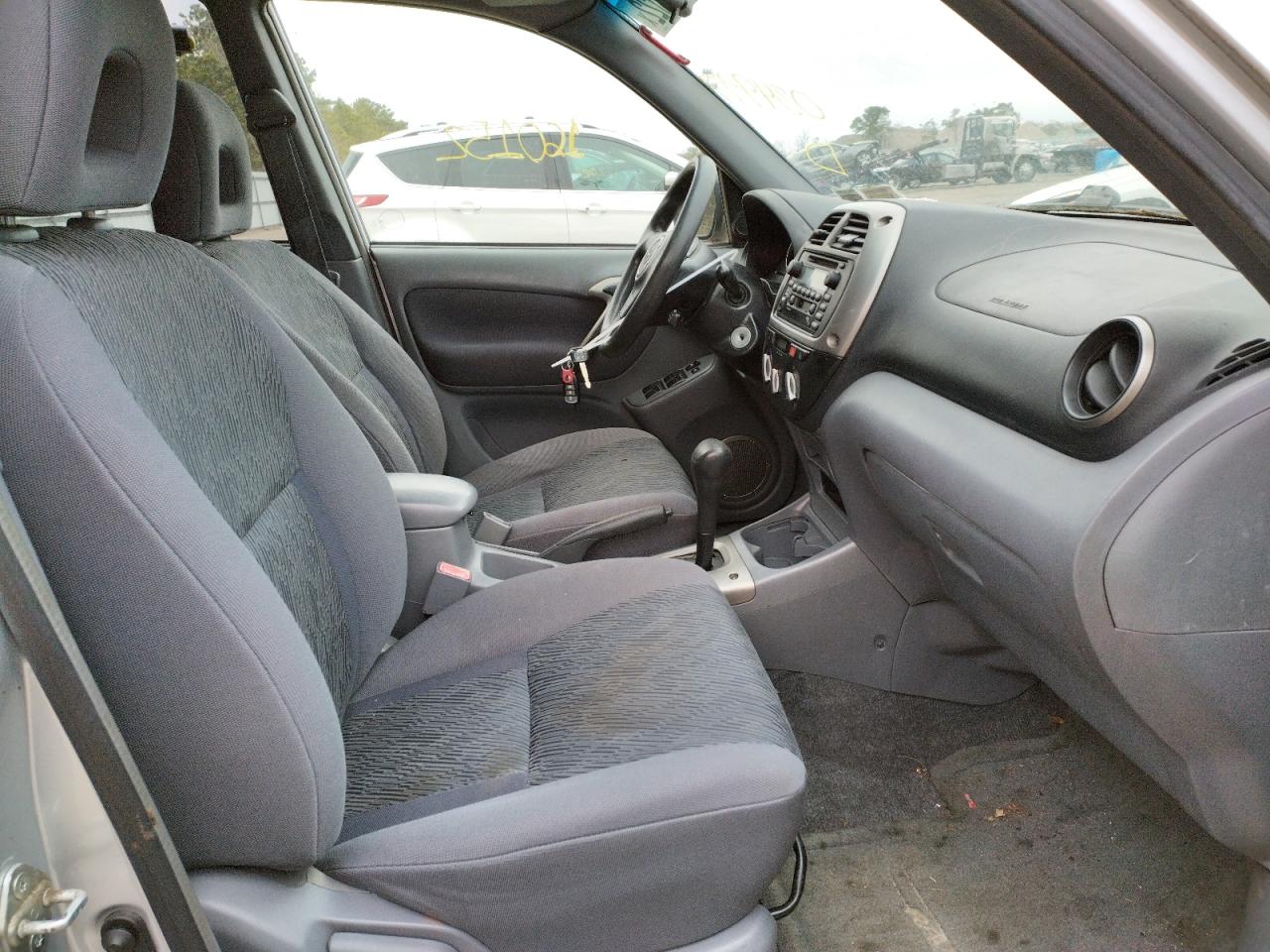 Photo 5 from auction – 2002 TOYOTA RAV4 with VIN JTEHH20V526034997