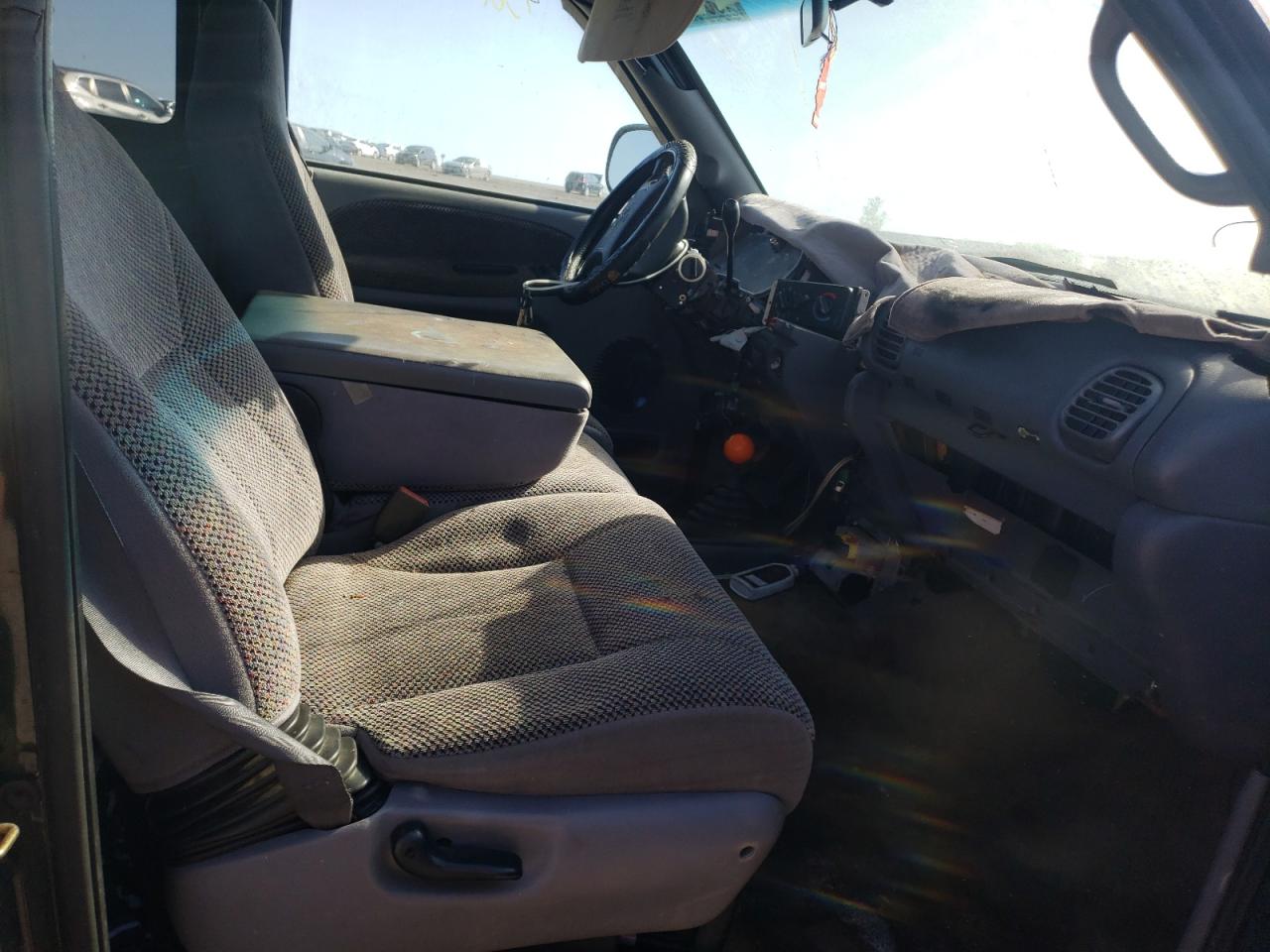Photo 5 from auction – 2000 DODGE RAM 1500 with VIN 3B7HF13Z1YM217020