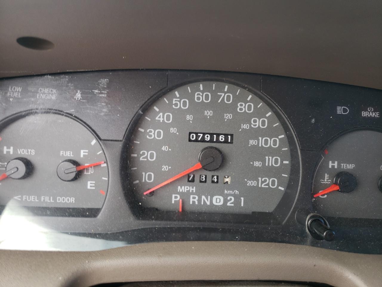 Photo 8 from auction – 1998 MERCURY GRAND MARQ with VIN 2MEFM75W2WX643267