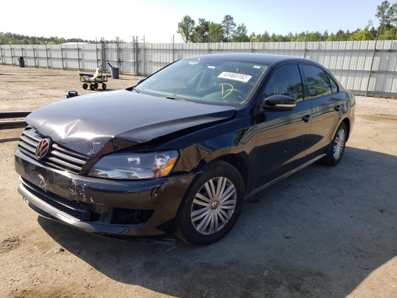 Photo 2 from auction – 2014 VOLKSWAGEN PASSAT S with VIN 1VWAT7A3XEC080973