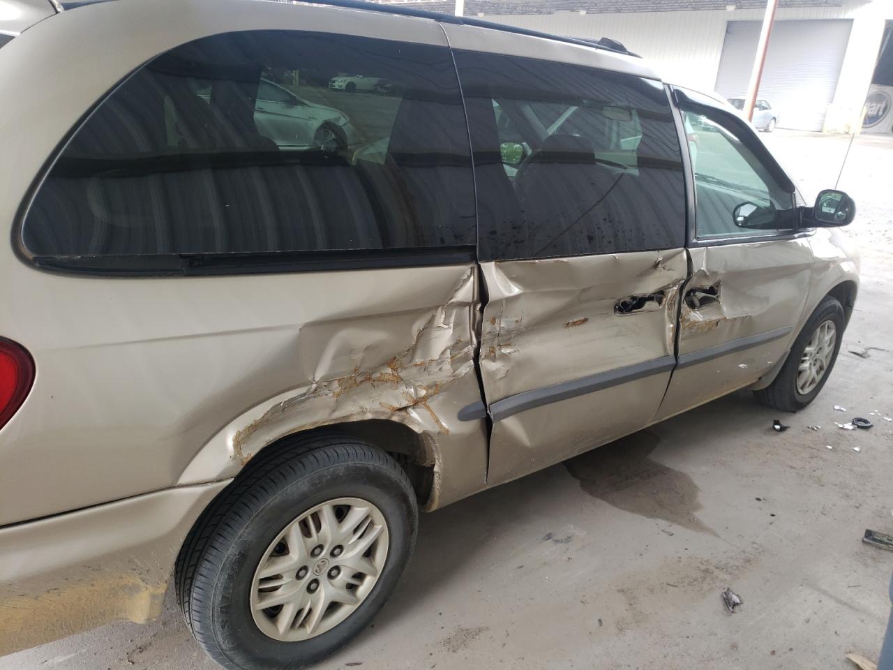 Photo 9 from auction – 2002 DODGE GRAND CARA with VIN 2B4GP44382R686381
