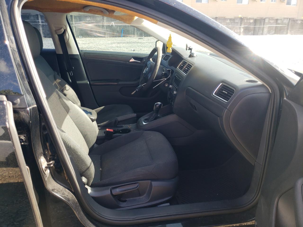 Photo 5 from auction – 2013 VOLKSWAGEN JETTA BASE with VIN 3VW2K7AJ4DM266480