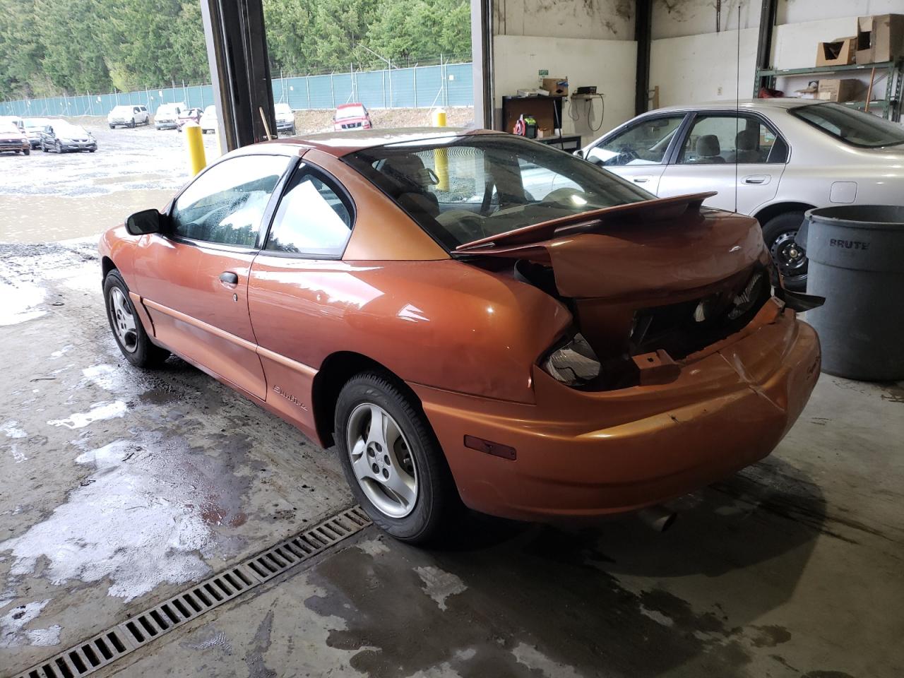 Photo 3 from auction – 2005 PONTIAC SUNFIRE with VIN 3G2JB12F55S121813