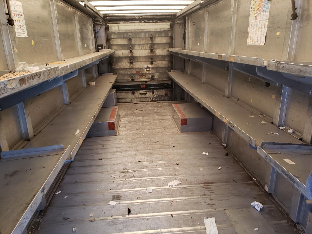 Photo 6 from auction – 2001 FREIGHTLINER CHASSIS M with VIN 4UZAARBWX1CH52505