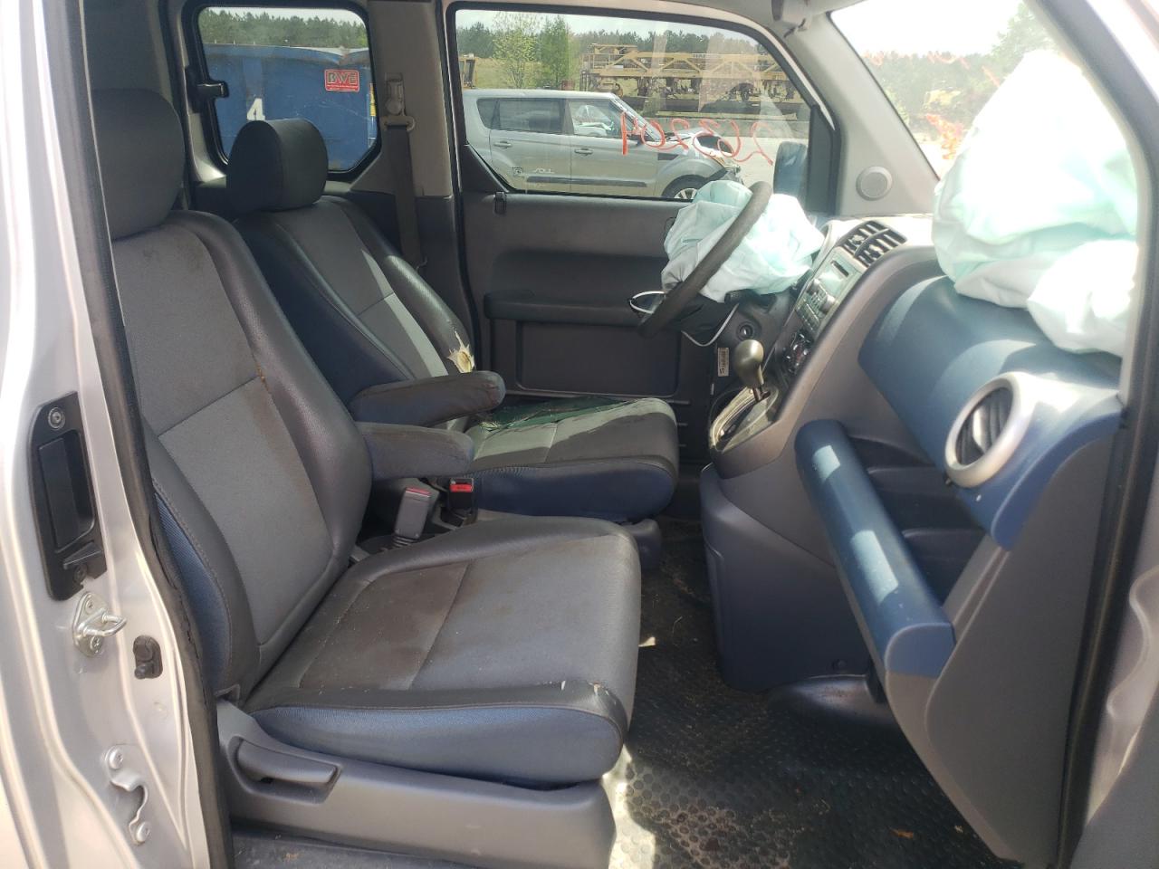 Photo 5 from auction – 2005 HONDA ELEMENT with VIN 5J6YH18625L015609