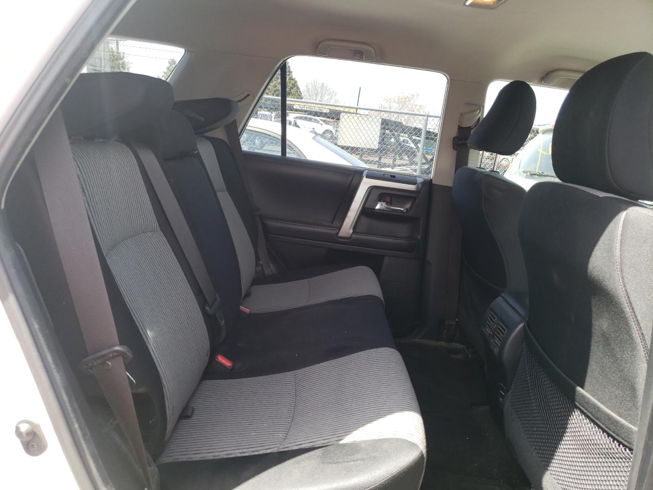 Photo 6 from auction – 2019 TOYOTA 4RUNNER with VIN JTEBU5JR3K5654869