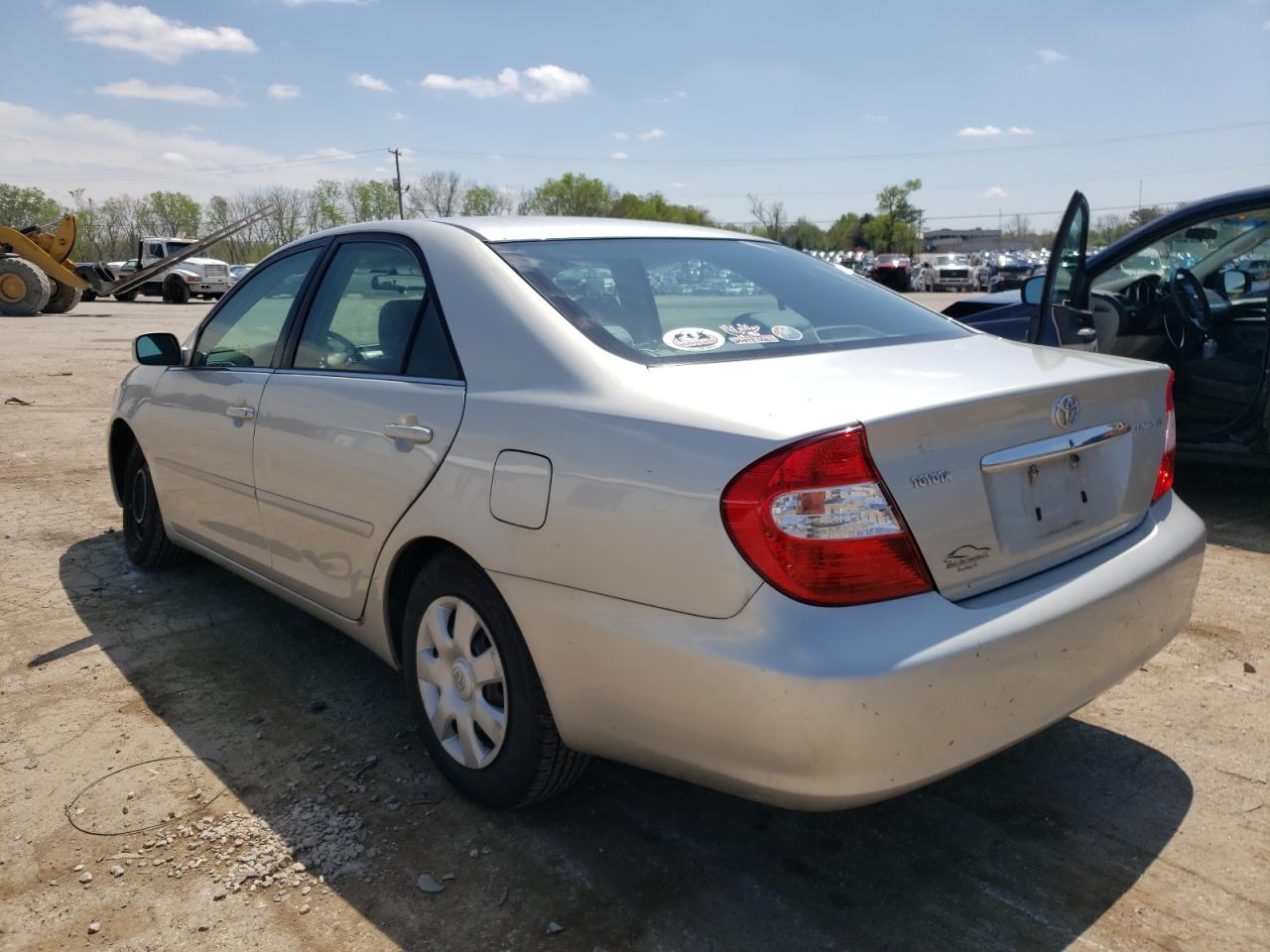 Photo 3 from auction – 2002 TOYOTA CAMRY LE with VIN 4T1BE32K52U055996