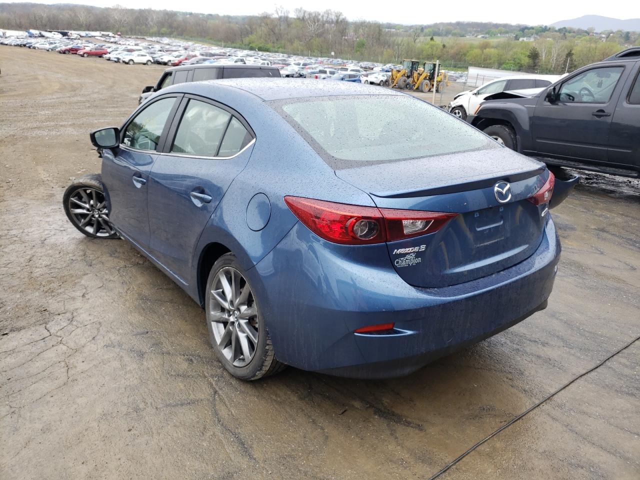 Photo 3 from auction – 2018 MAZDA 3 TOURING with VIN 3MZBN1V38JM200736
