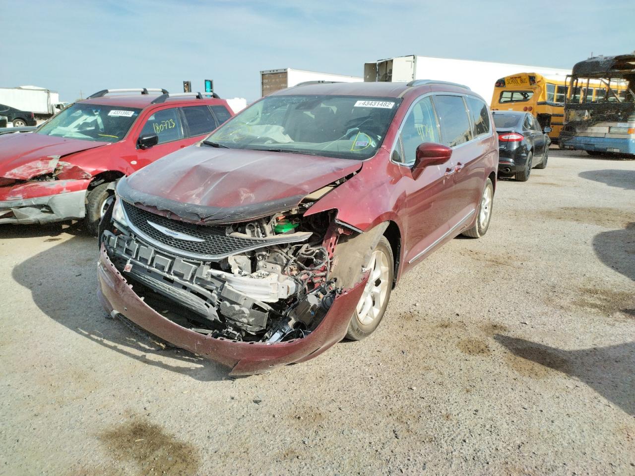 Photo 2 from auction – 2019 CHRYSLER PACIFICA T with VIN 2C4RC1BG2KR703509