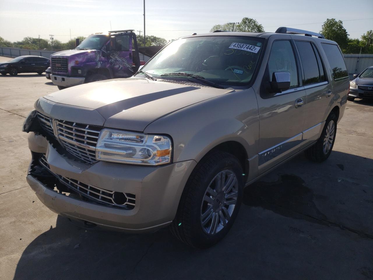 Photo 2 from auction – 2008 LINCOLN NAVIGATOR with VIN 5LMFU27528LJ13821