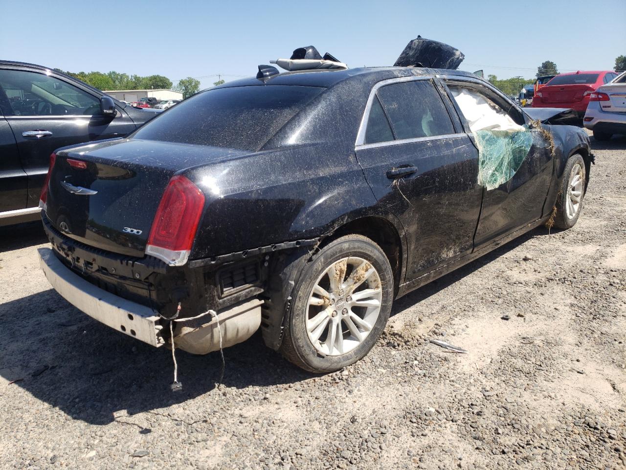 Photo 4 from auction – 2017 CHRYSLER 300 LIMITE with VIN 2C3CCAAG6HH508104